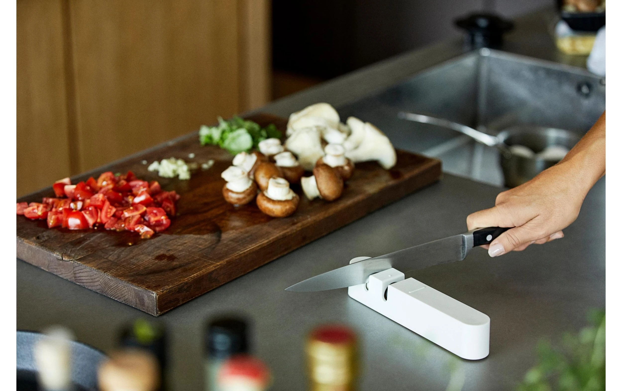 Aiguiseur à couteaux Singles Noir - Aiguiseur de couteaux Zone Denmark Aiguiseur à Couteaux Singles Noir - Aiguiseur De Couteaux -Paderno Shop unnamed file 1390 scaled