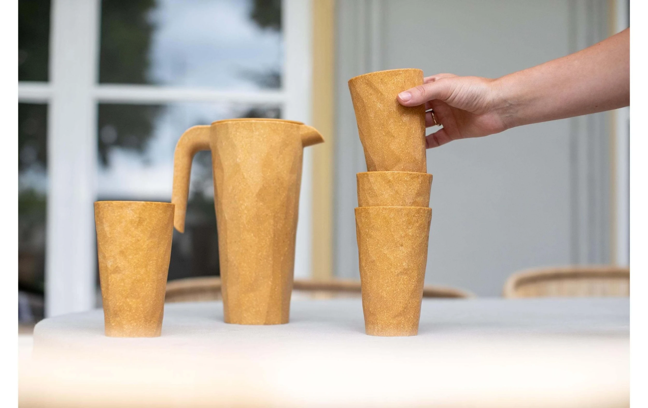 Carafe 1.5 l, Rouge - Cruche Koziol Carafe 1.5 L, Rouge - Cruche -Paderno Shop unnamed file 1601 scaled