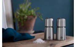 Crush Grind Moulin à Poivre Stockholm Mini 11 Cm, Argenté - Moulin à épices 4 Crush Grind Moulin à Poivre Stockholm Mini 11 Cm, Argenté - Moulin à épices -Paderno Shop unnamed file 2795