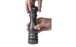 Peugeot Moulin à Poivre Paris Chef 22 Cm, Karbonschwarz - Moulin à épices -Paderno Shop unnamed file 3696