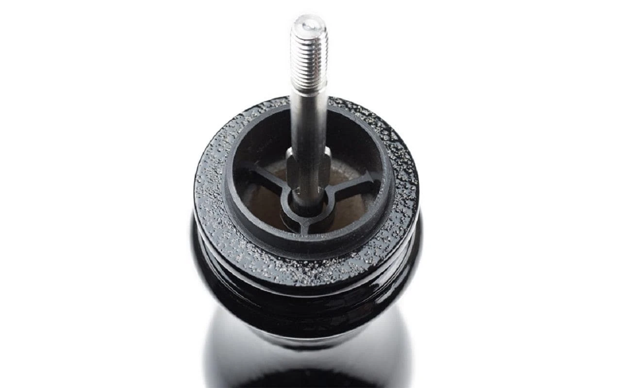 Moulin à poivre Paris 18 cm, Noir brillant - Moulin à épices Peugeot Moulin à Poivre Paris 18 Cm, Noir Brillant - Moulin à épices -Paderno Shop unnamed file 5221