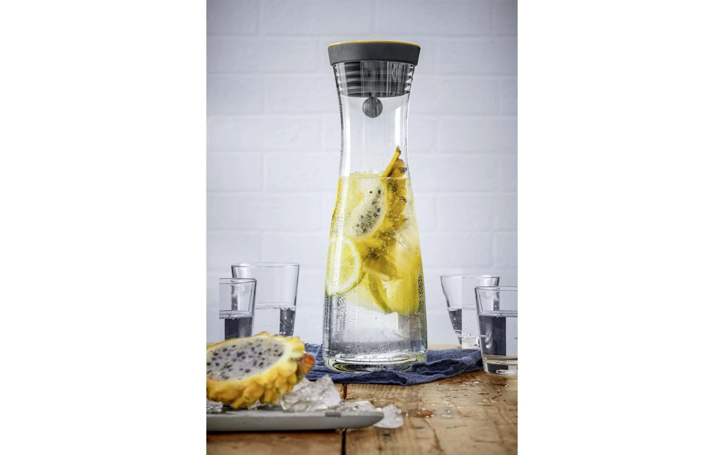 Carafe Basic 1 l, transparent/or - Cruche WMF Carafe Basic 1 L, Transparent/or - Cruche -Paderno Shop unnamed file 5227 scaled